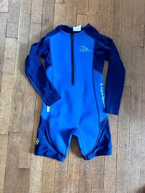 Aqua Sphere Kids Long Sleeve Wetsuit – Size 6 – Navy & Blue